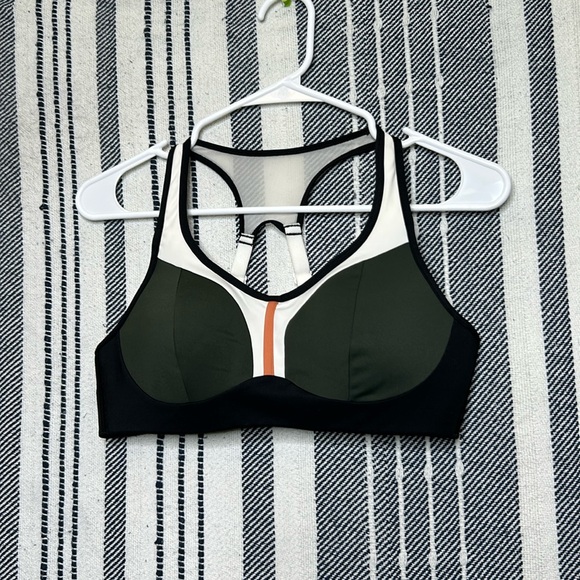 ZYIA Sports Bra - Picture 2 of 4